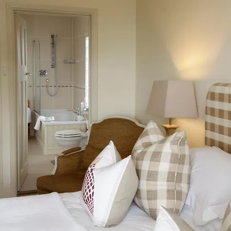Driftwood Hotel 4*