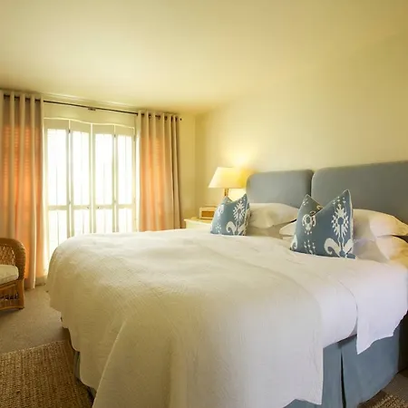 Driftwood Hotel 4*